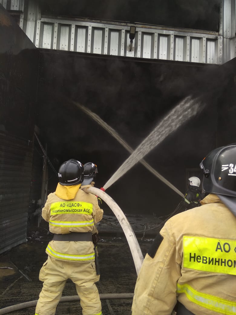 Пожарные НАСС принимали участие в тушении пожара складских помещений